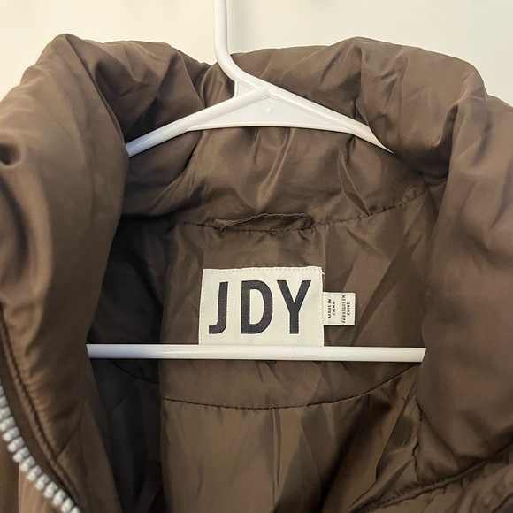 Chocolate-Brown Puffer Jacket Size M - Picture 3 of 4